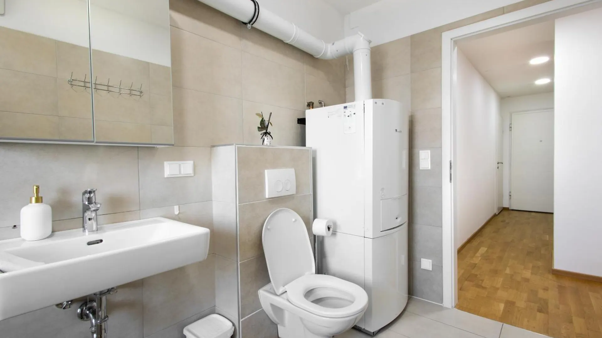 Ley Apartments Vienna 0*,