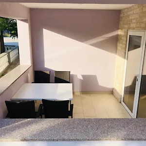 https://lavanda-centar-vir.hotelinzadar.com