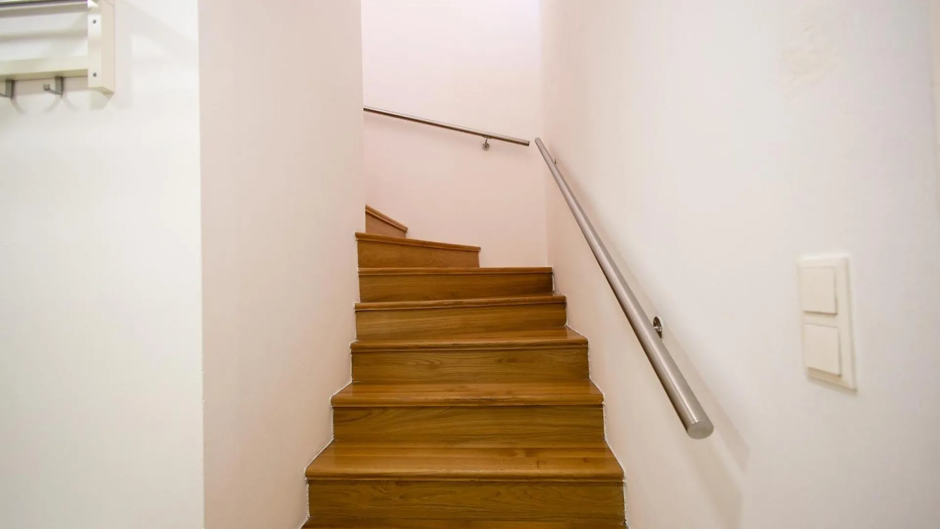 Ley Apartments Vienna 0*,